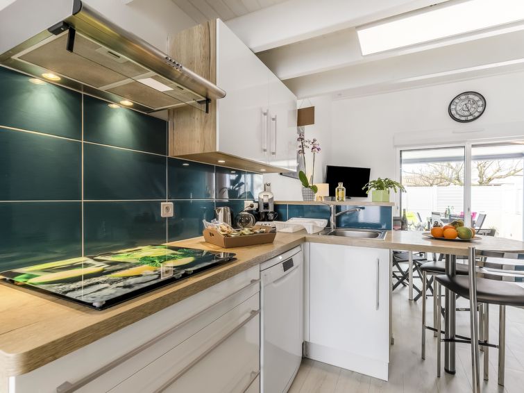 Search and Stay, undefined in undefined. Gallery position 1