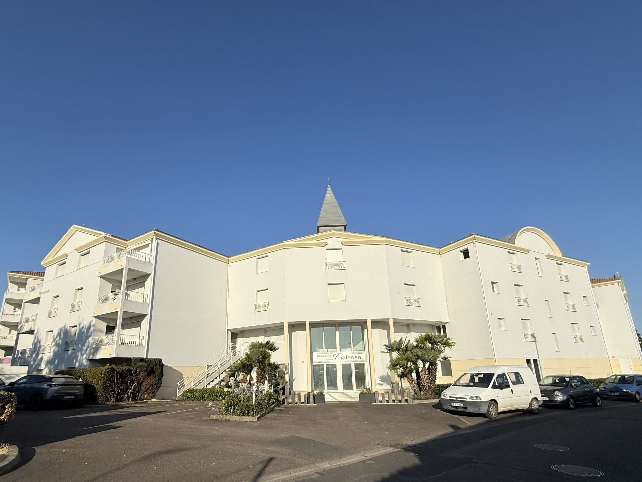 Confort, piscine et plage - Buiten