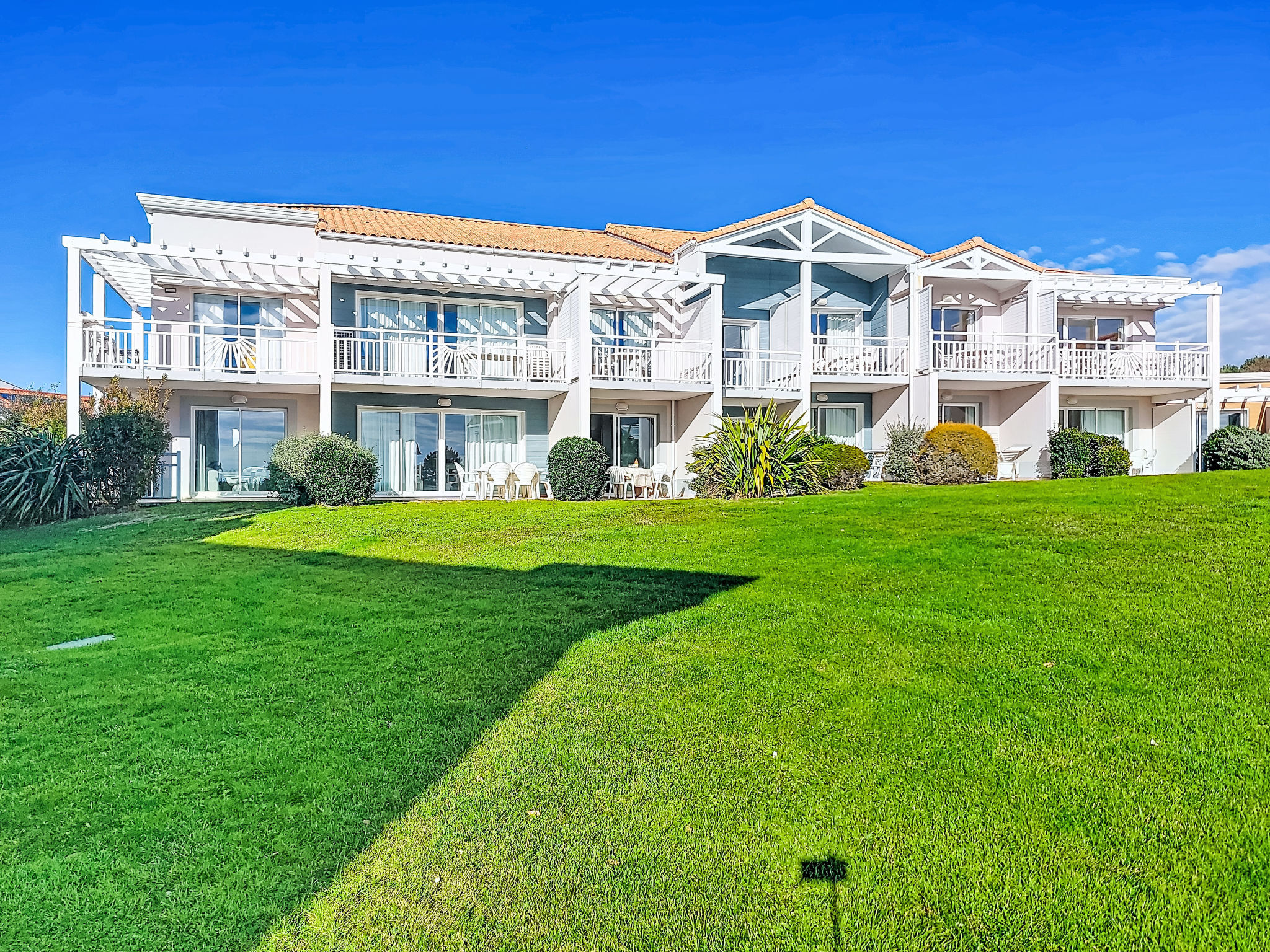 GARDEN AND SEA- Appt T2 moderne, vue mer-Buiten