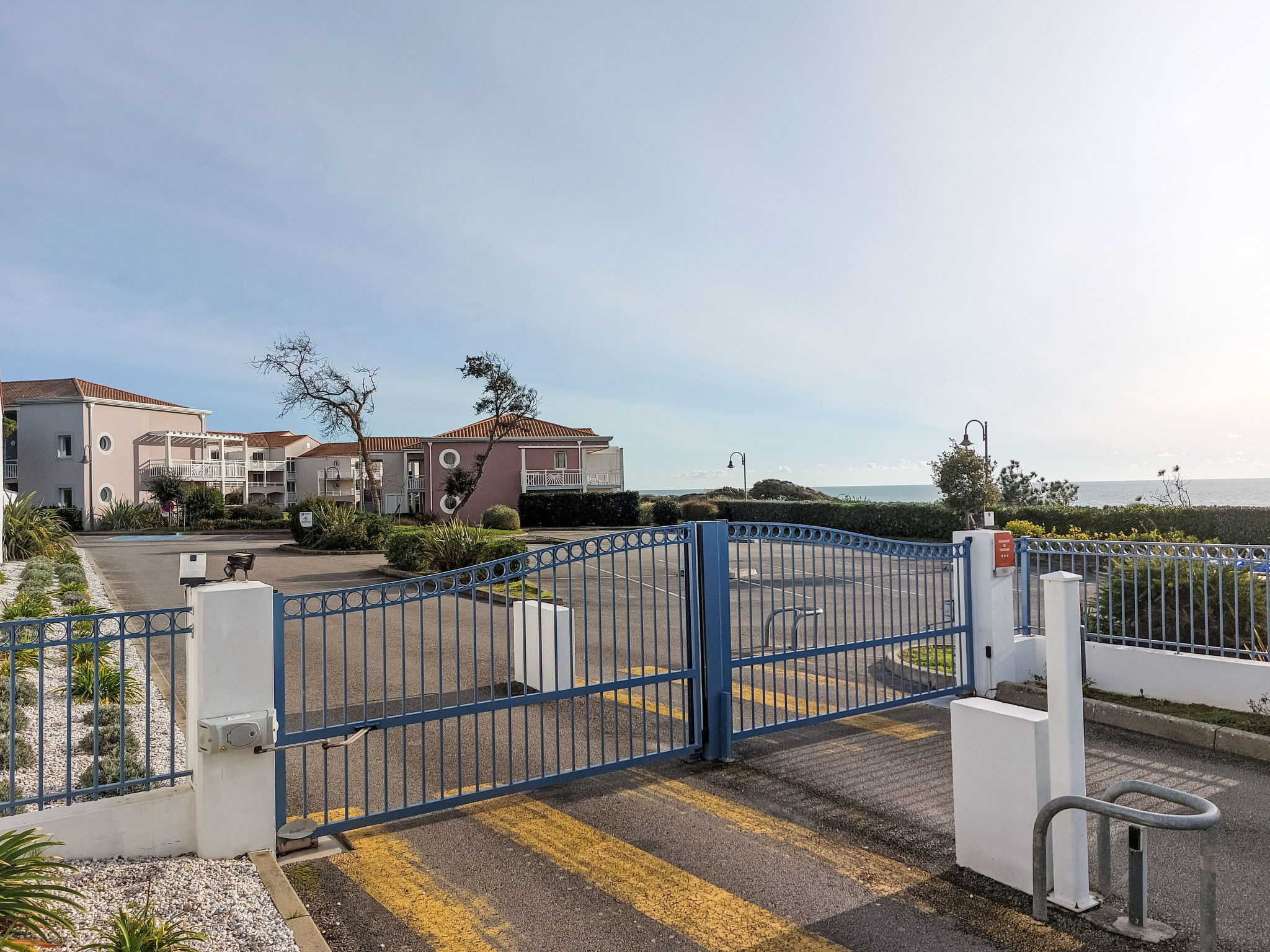 GARDEN AND SEA- Appt T2 moderne, vue mer-Buiten