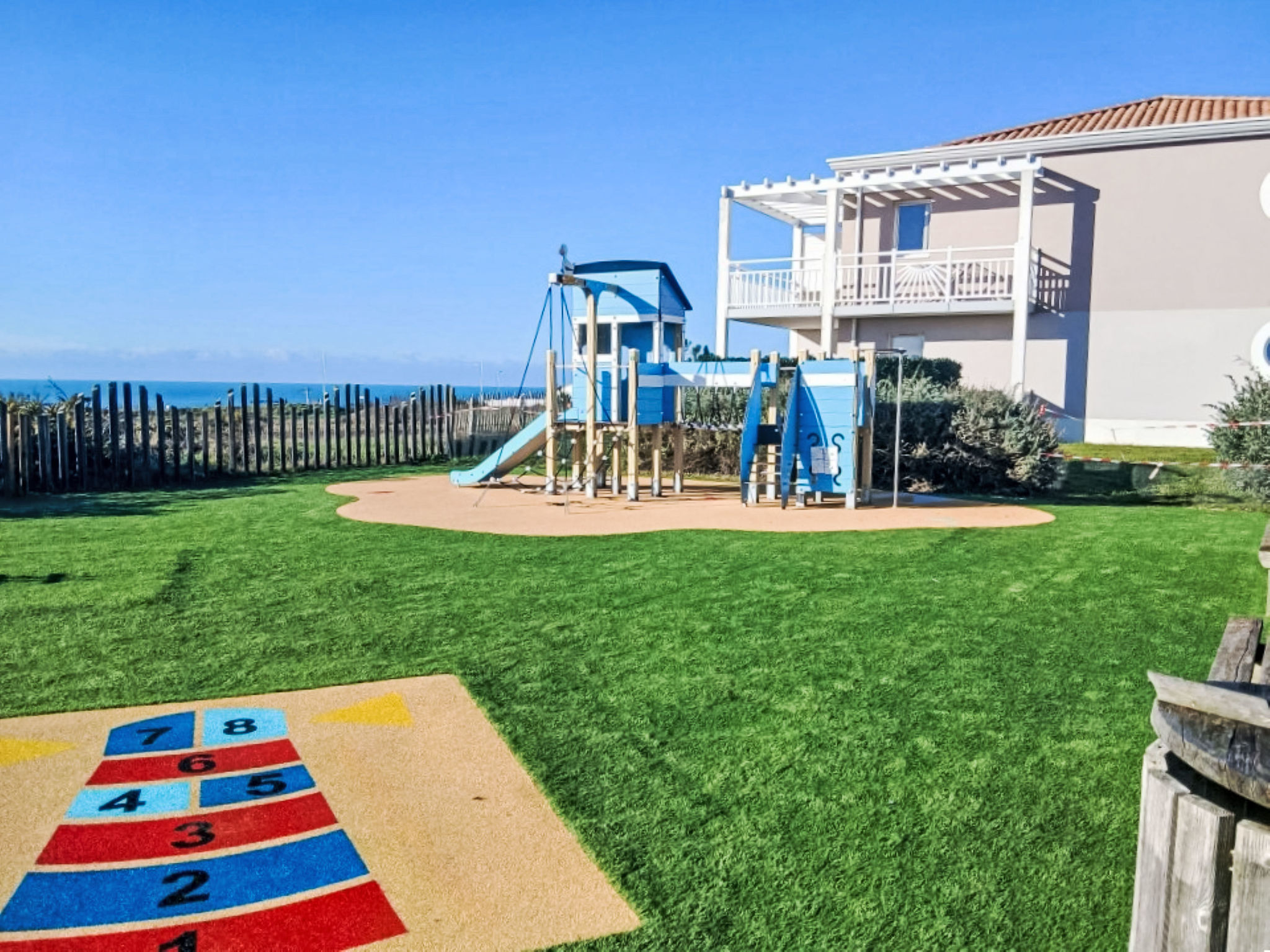 GARDEN AND SEA- Appt T2 moderne, vue mer-Buiten