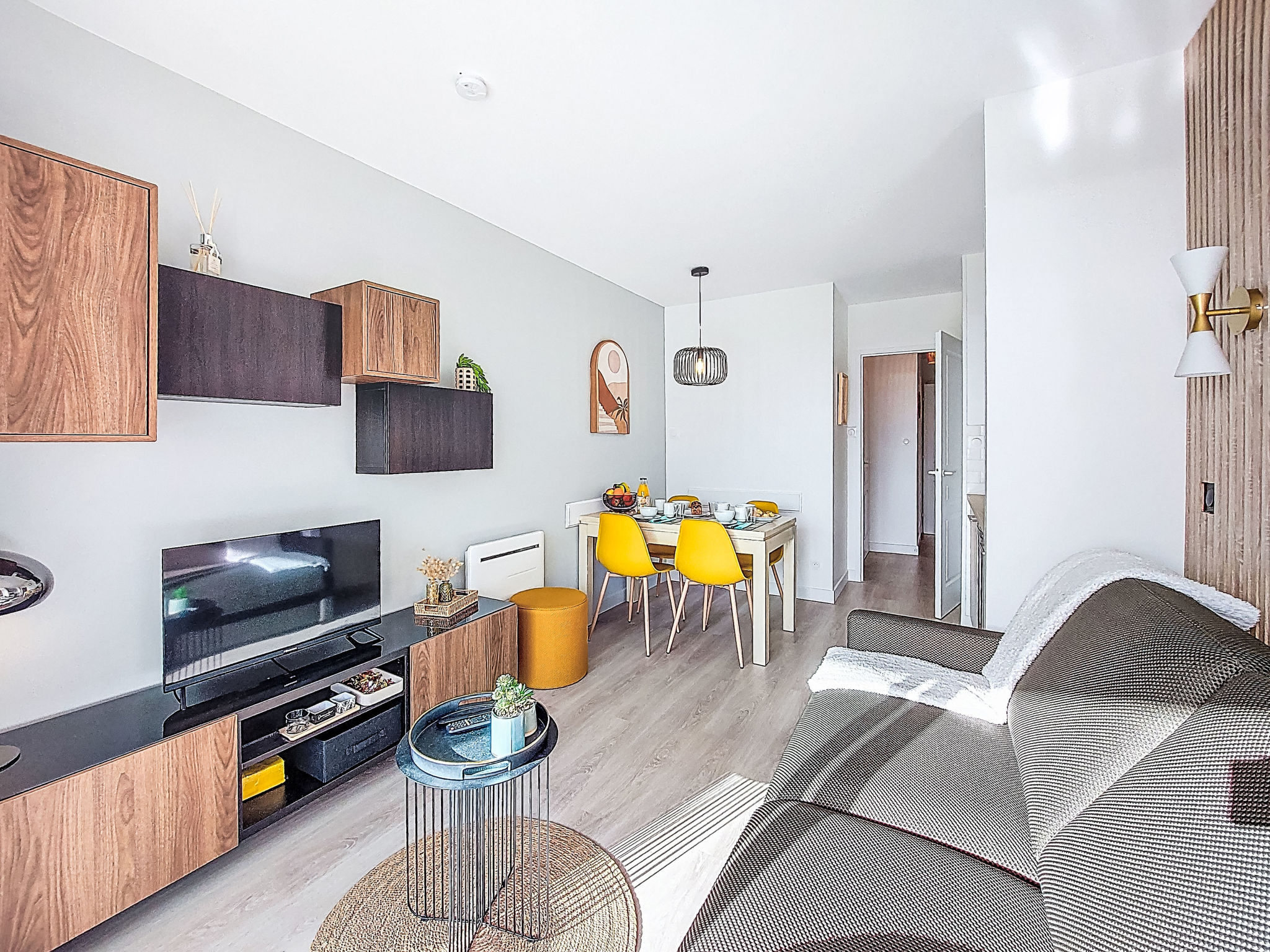 GARDEN AND SEA- Appt T2 moderne, vue mer-Binnen