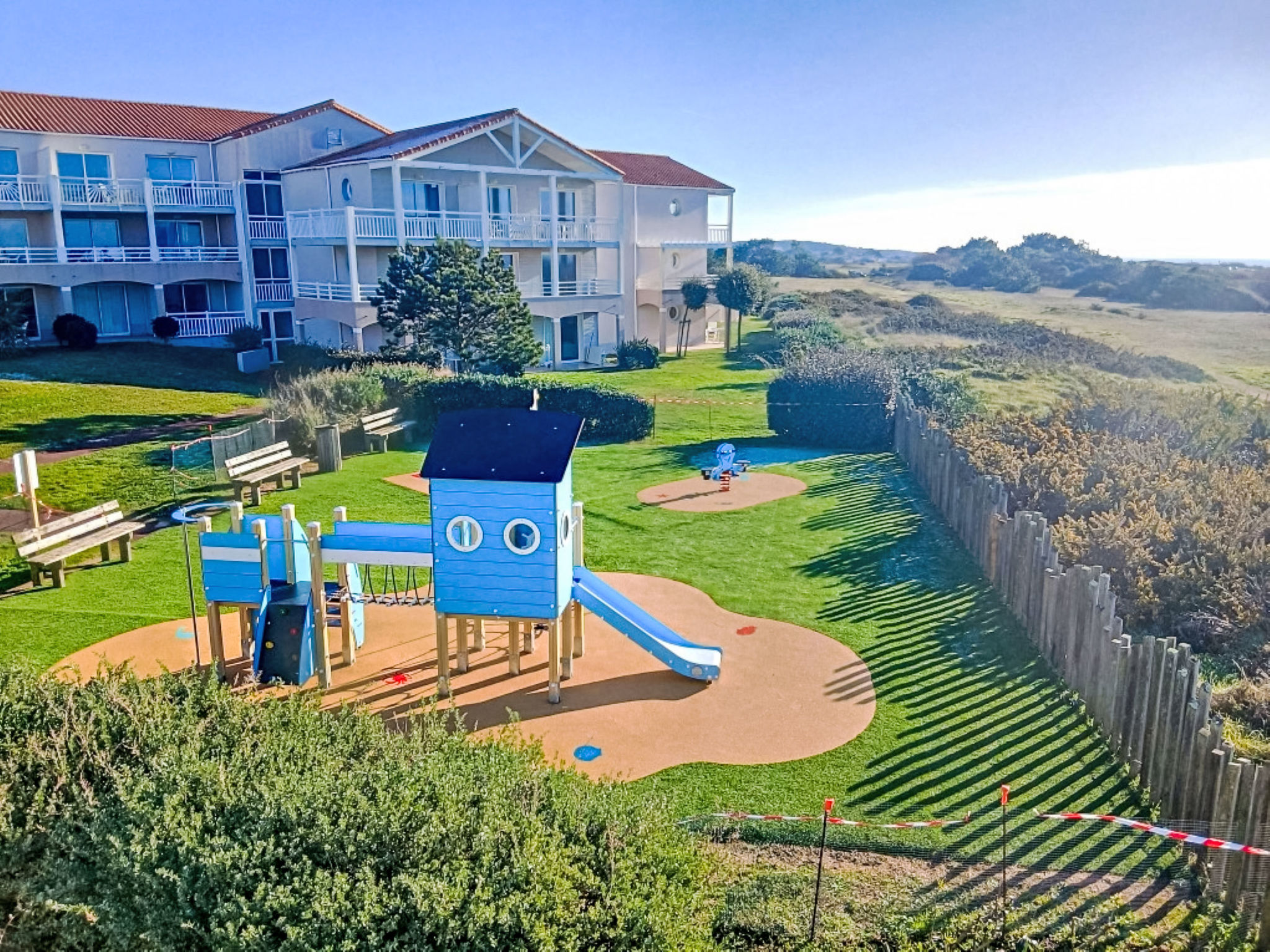 GARDEN AND SEA- Appt T2 moderne, vue mer-Buiten