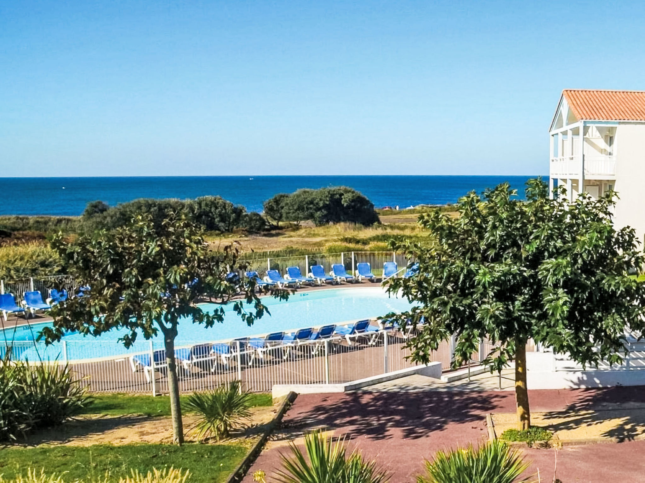 GARDEN AND SEA- Appt T2 moderne, vue mer-Buiten