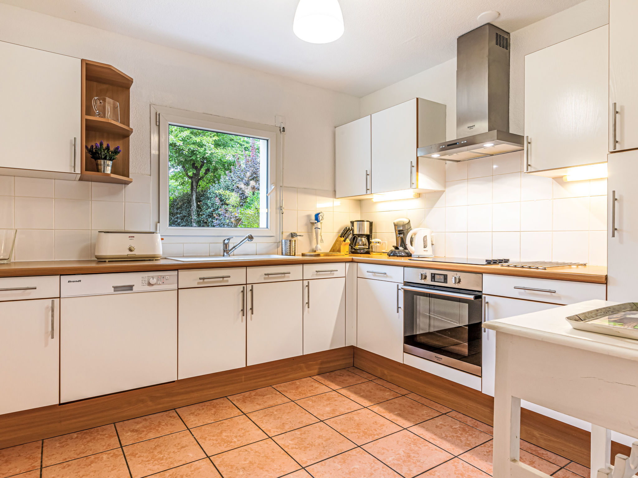 Maison Sequoia 8 personnes avec piscine privée – Cuisine et coin repas, photo 6 sur 24