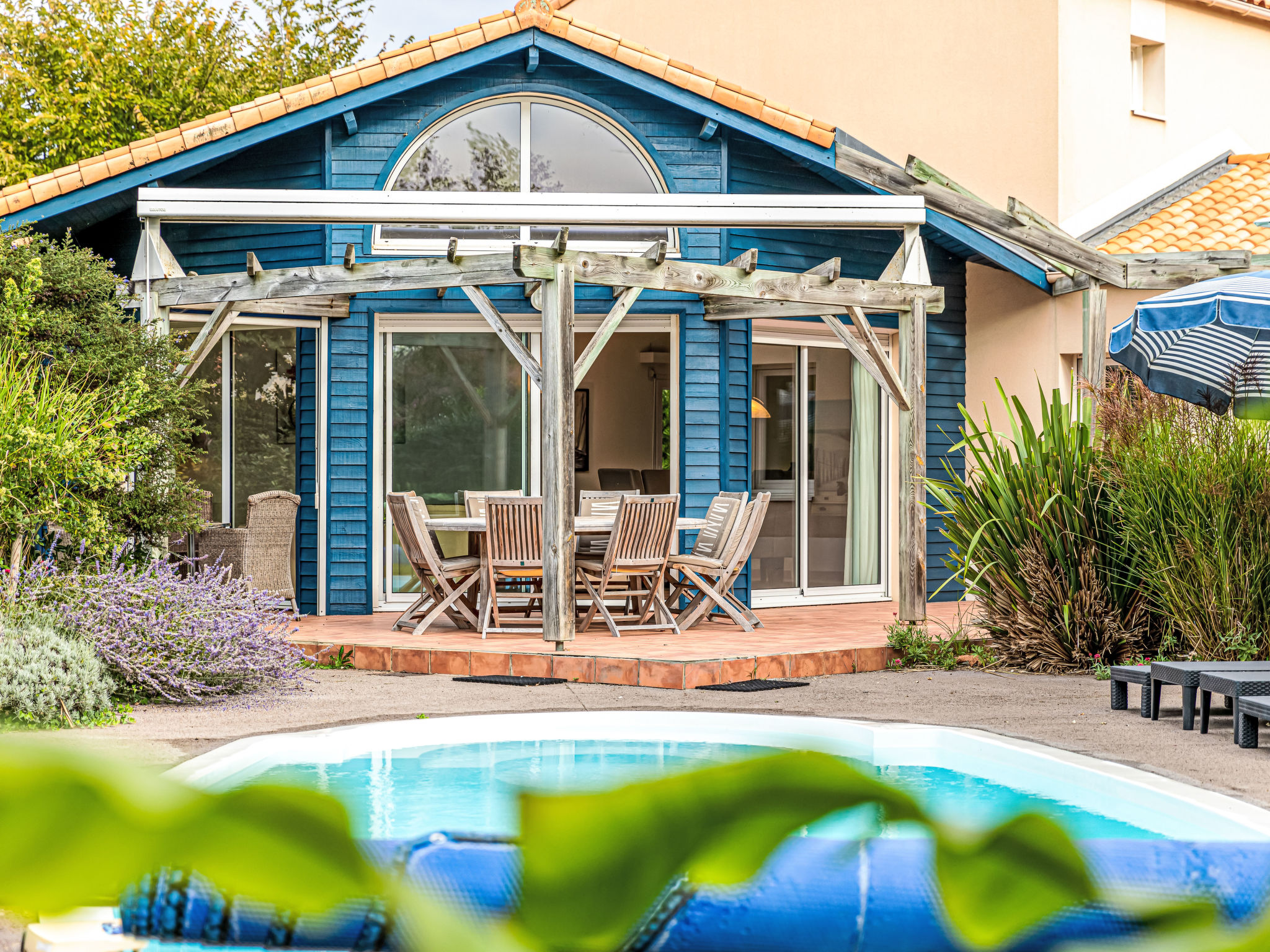 Maison Sequoia 8 personnes avec piscine privée – Terrasse, photo 7 sur 24