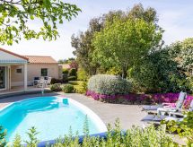 "Acacia" mit eigenem Pool