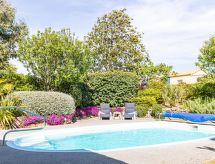 "Acacia" mit eigenem Pool