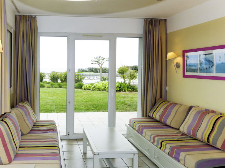 Search and Stay destination Les Sables-d'Olonne, Pays de la Loire - France from AU$ 105. L'Estran (25M)