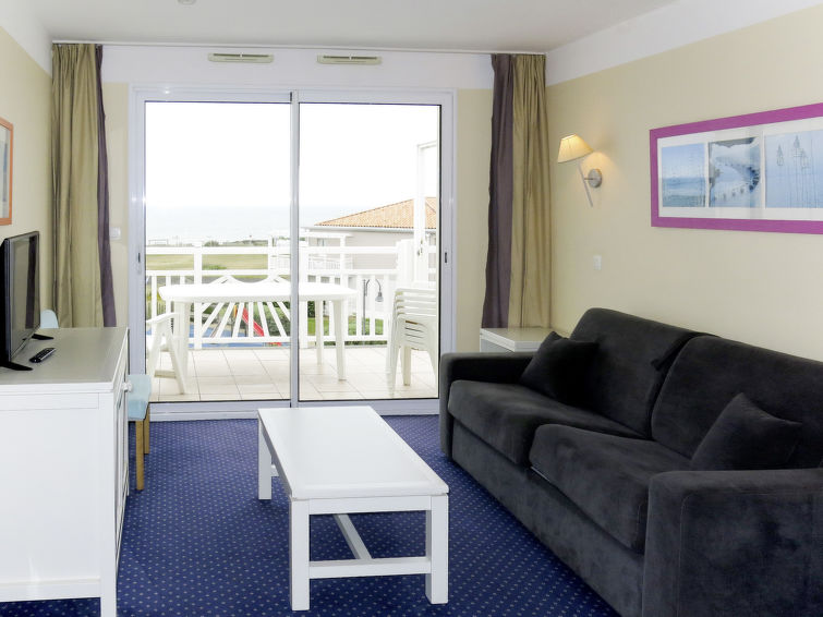 Search and Stay destination Les Sables-d'Olonne, Pays de la Loire - France from AU$ 101. L'Estran (CG25M)