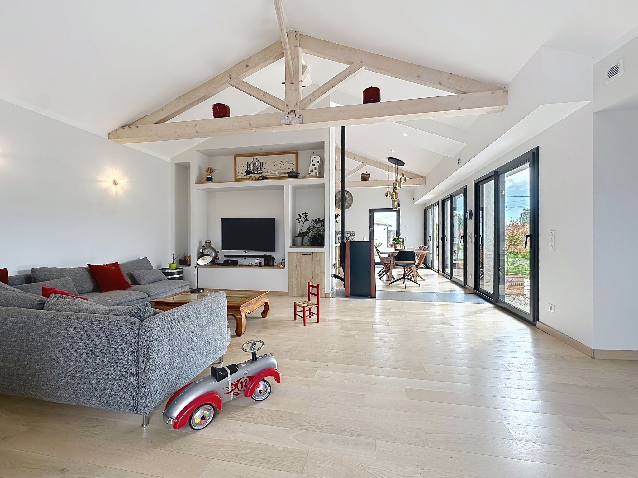 La Briandière — Living Room (5 of 30)