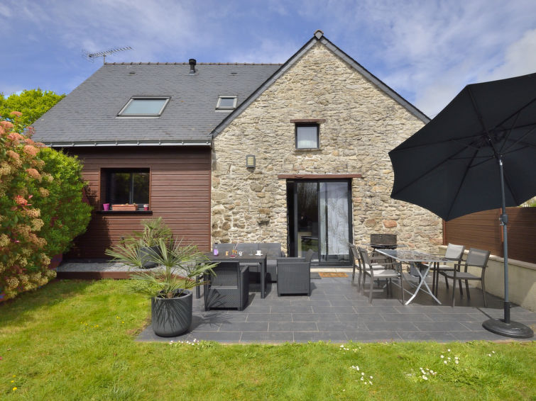 Search and Stay destination Besné, Pays de la Loire - France from AU$ 100. Le Graffi'Ty