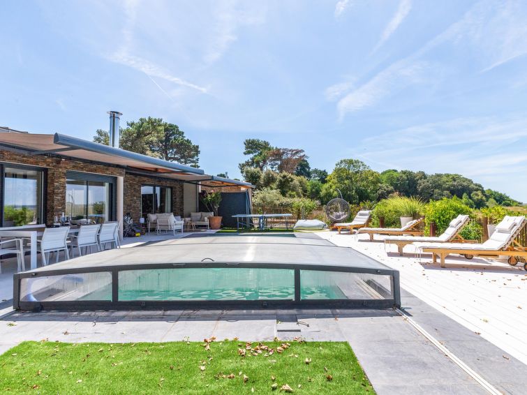 Search and Stay destination Saint-Brevin-les-Pins, Pays de la Loire - France from AU$ 410. Indigo-Vue Mer et Piscine chauffée