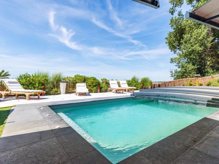 Search and Stay destination Saint-Brevin-les-Pins, Pays de la Loire - France from AU$ 410. Indigo-Vue Mer et Piscine chauffée