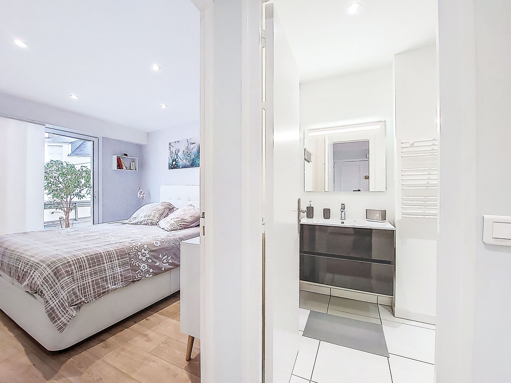 Confort et proximité port et plage-Binnen