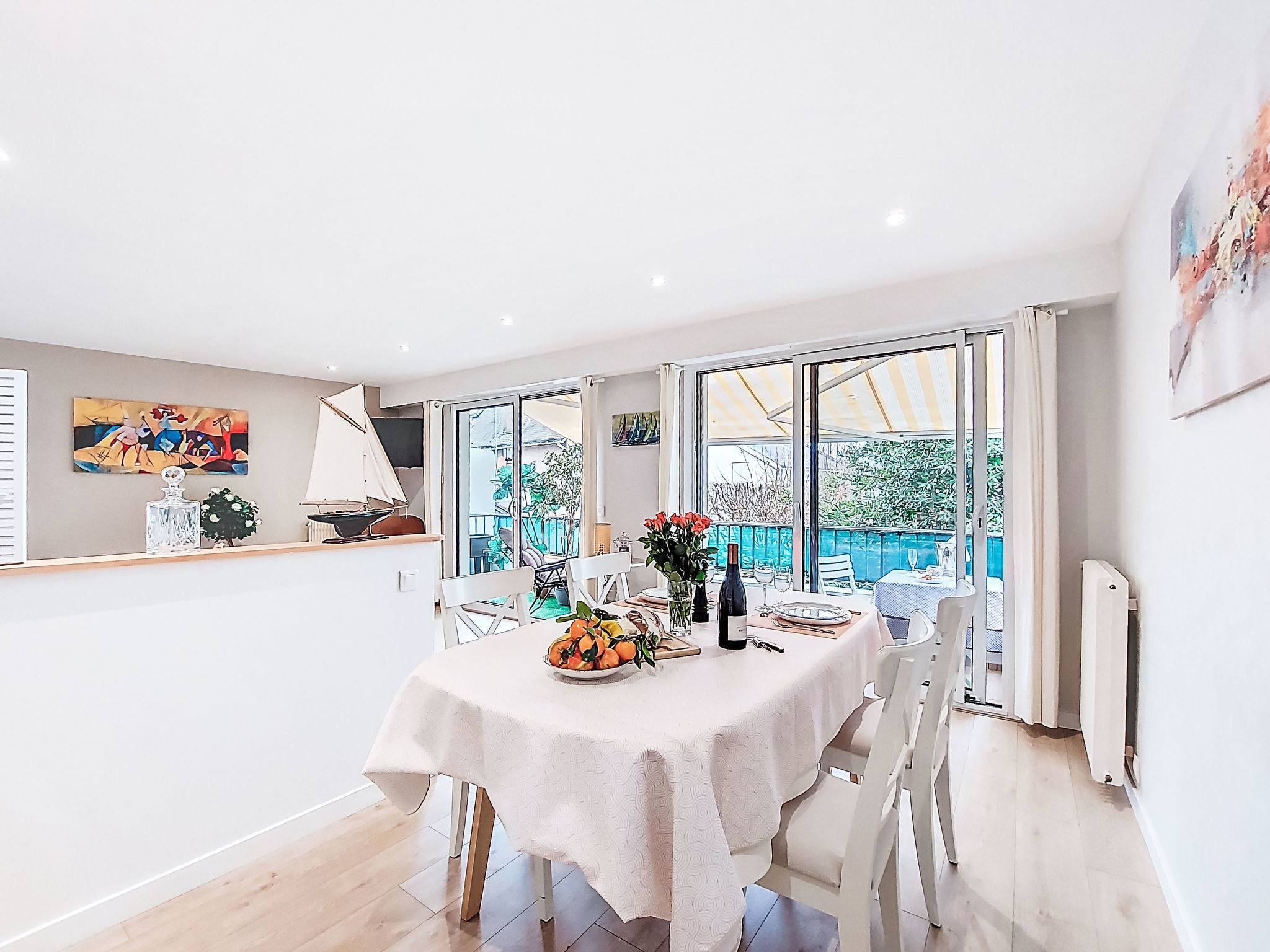 Confort et proximité port et plage-Binnen