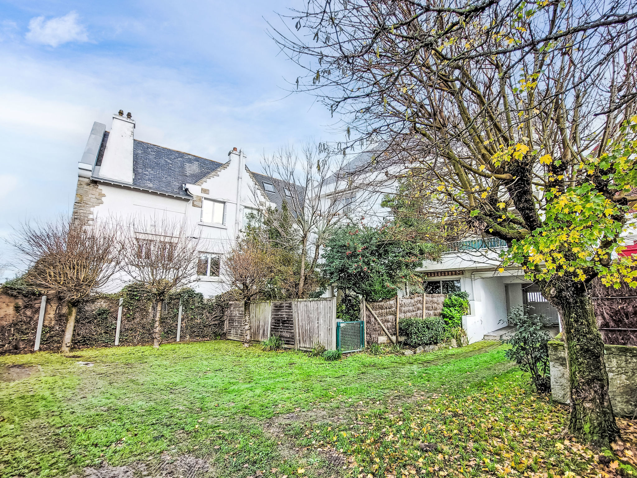 Confort et proximité port et plage-Buiten