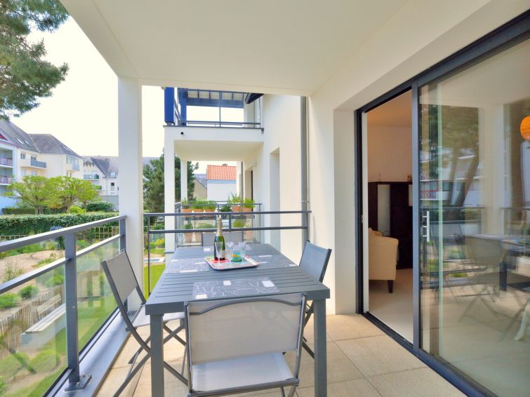 Search and Stay destination La Baule-Escoublac, Pays de la Loire - France from AU$ 156. Villa Sophia
