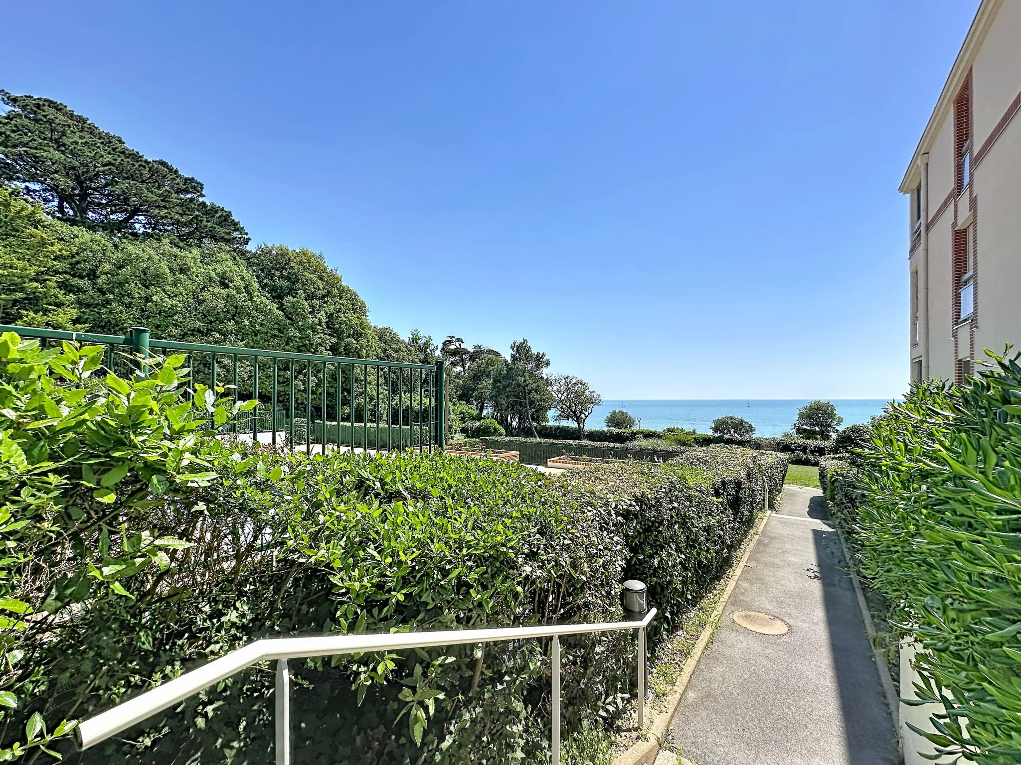 Le Vallon - Buiten