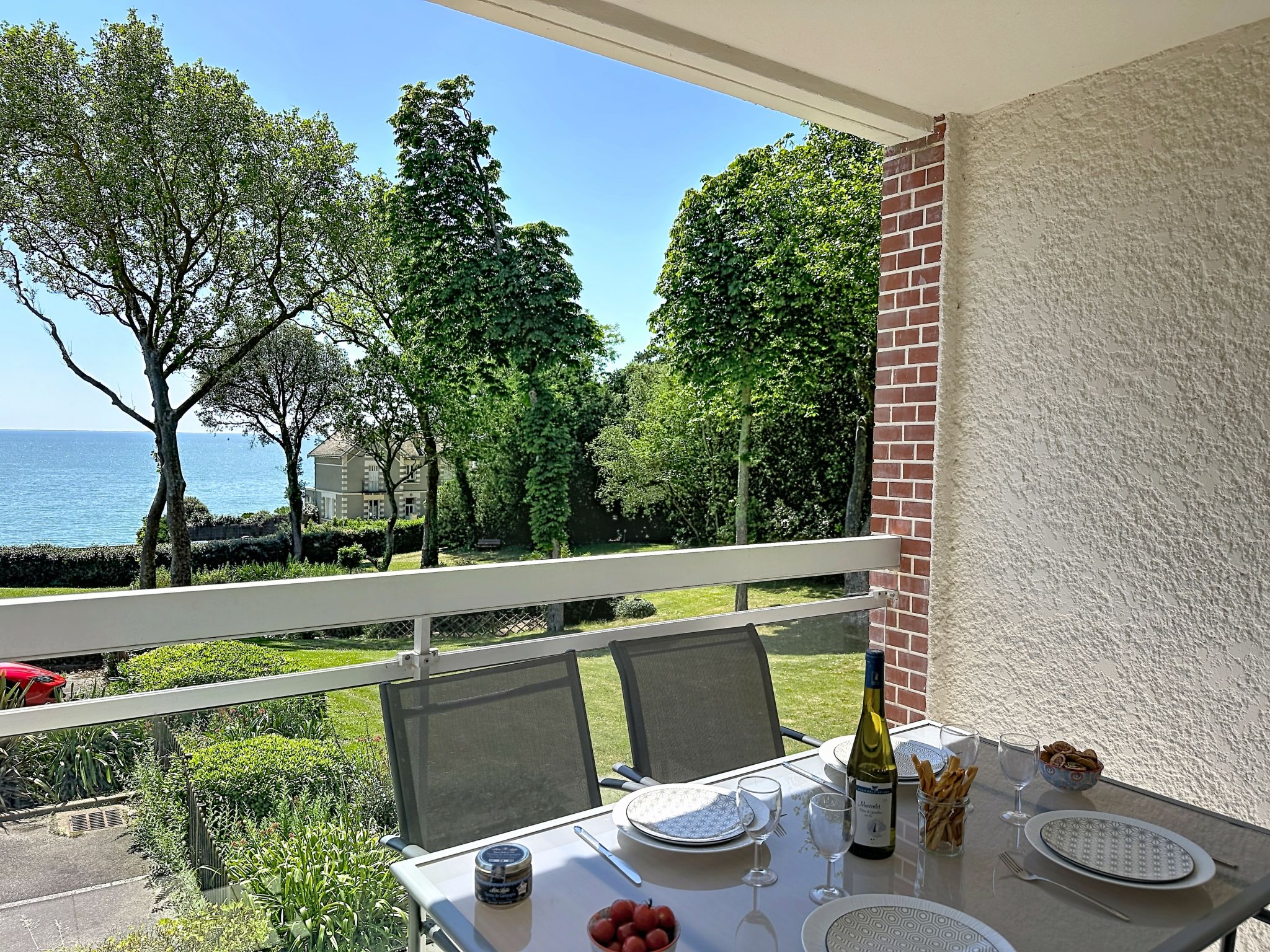 Le Vallon - Buiten