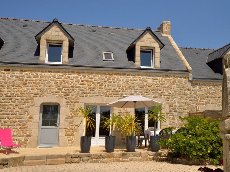 Op 900 m van zee: ruim vakantiehuis in Plouhinec Morbihan in Plouhinec Morbihan