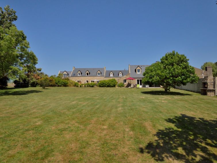 Search and Stay destination Plouhinec, Bretagne - France from AU$ 170. Houat-Hoedic-Belle-Ile