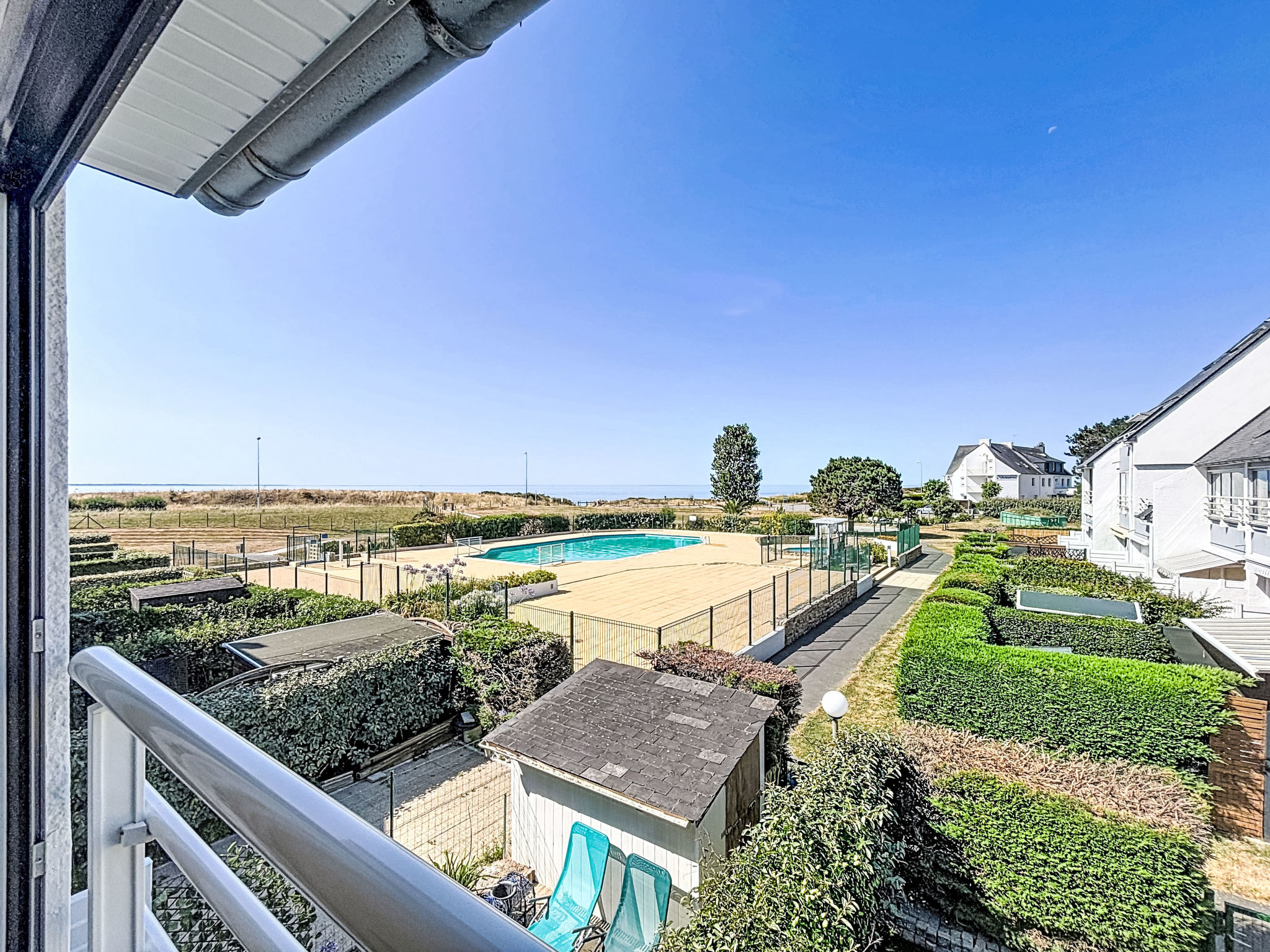 Belle vue Mer et Piscine - Draußen