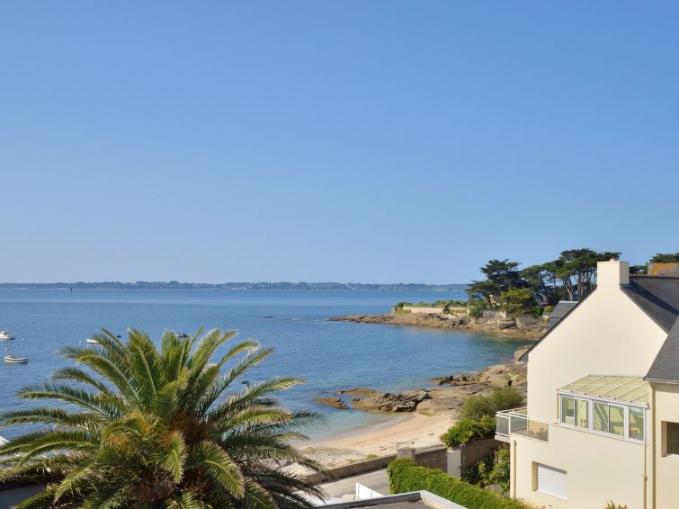 Search and Stay destination Ploemeur, Bretagne - France from AU$ 156. Belle Vue Mer et Groix