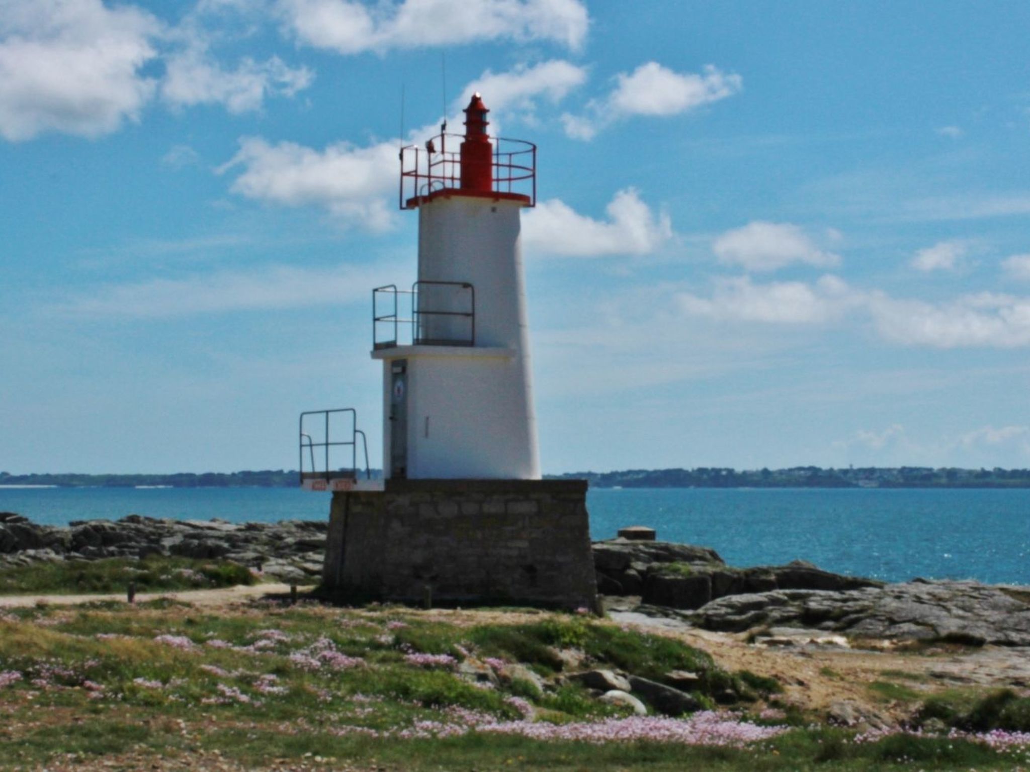 Villa mit Blick auf das Wasser-Dehors