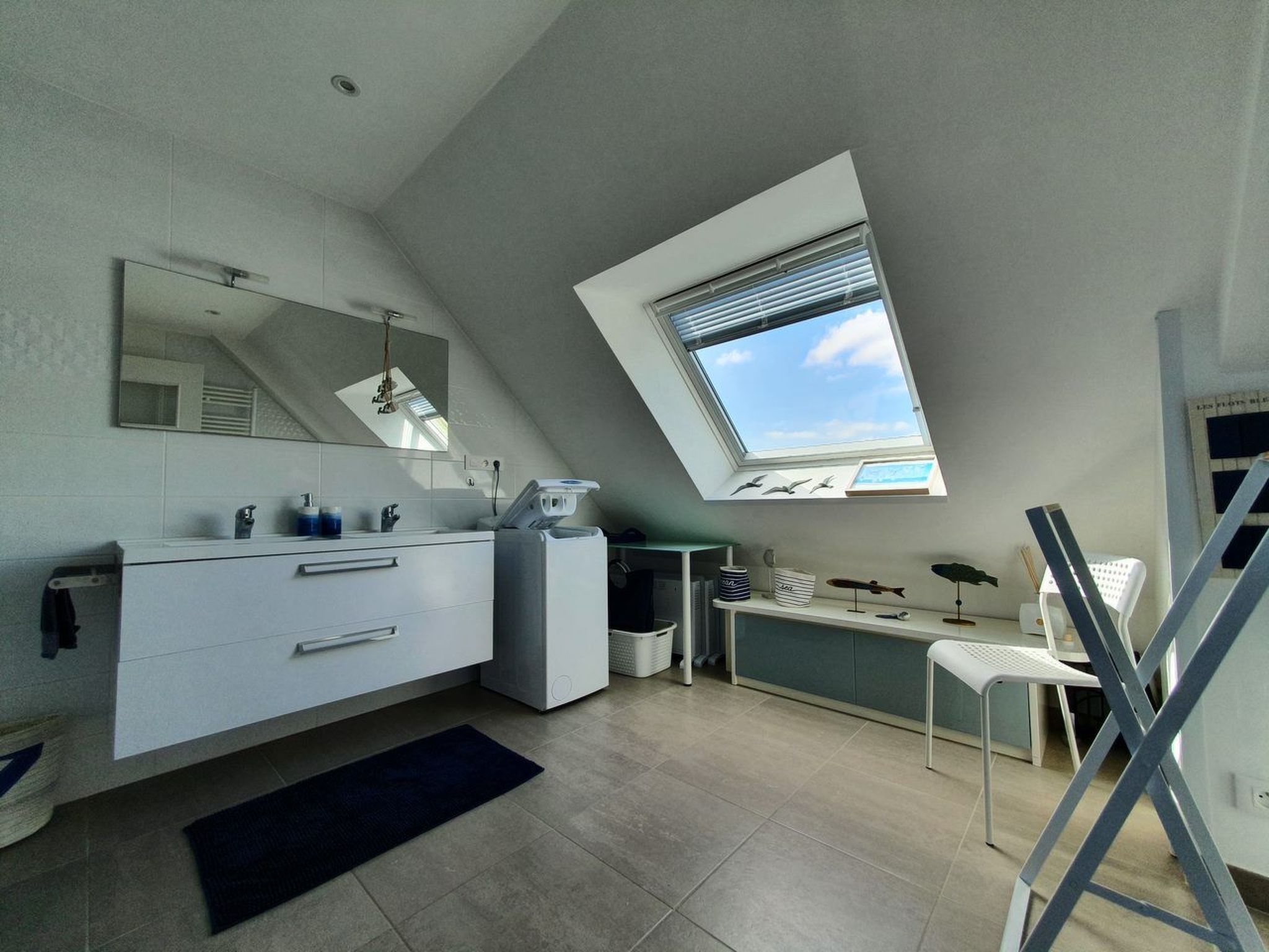 Villa mit Blick auf das Wasser-Dedans