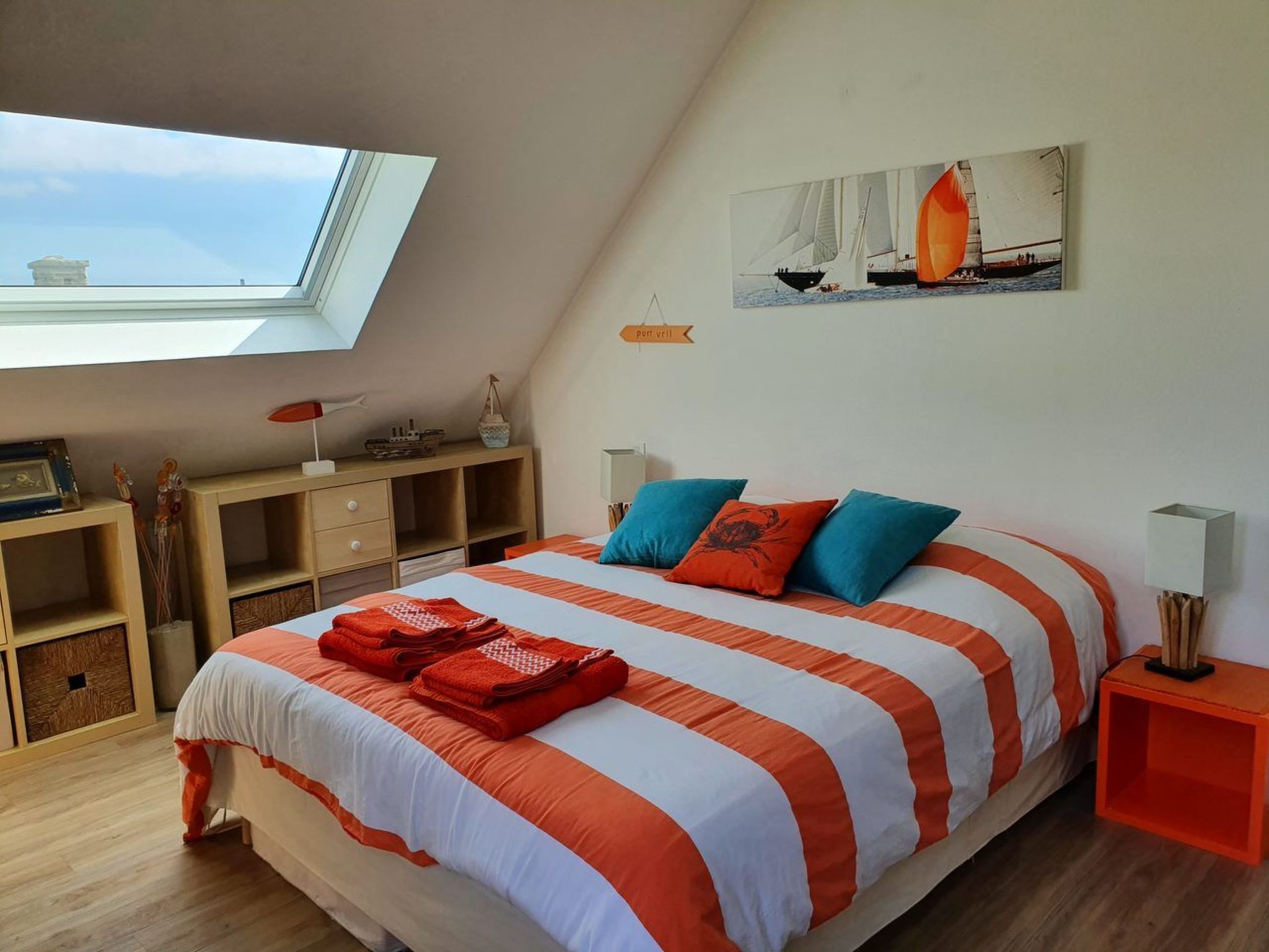 Villa mit Blick auf das Wasser-Image-tags.info