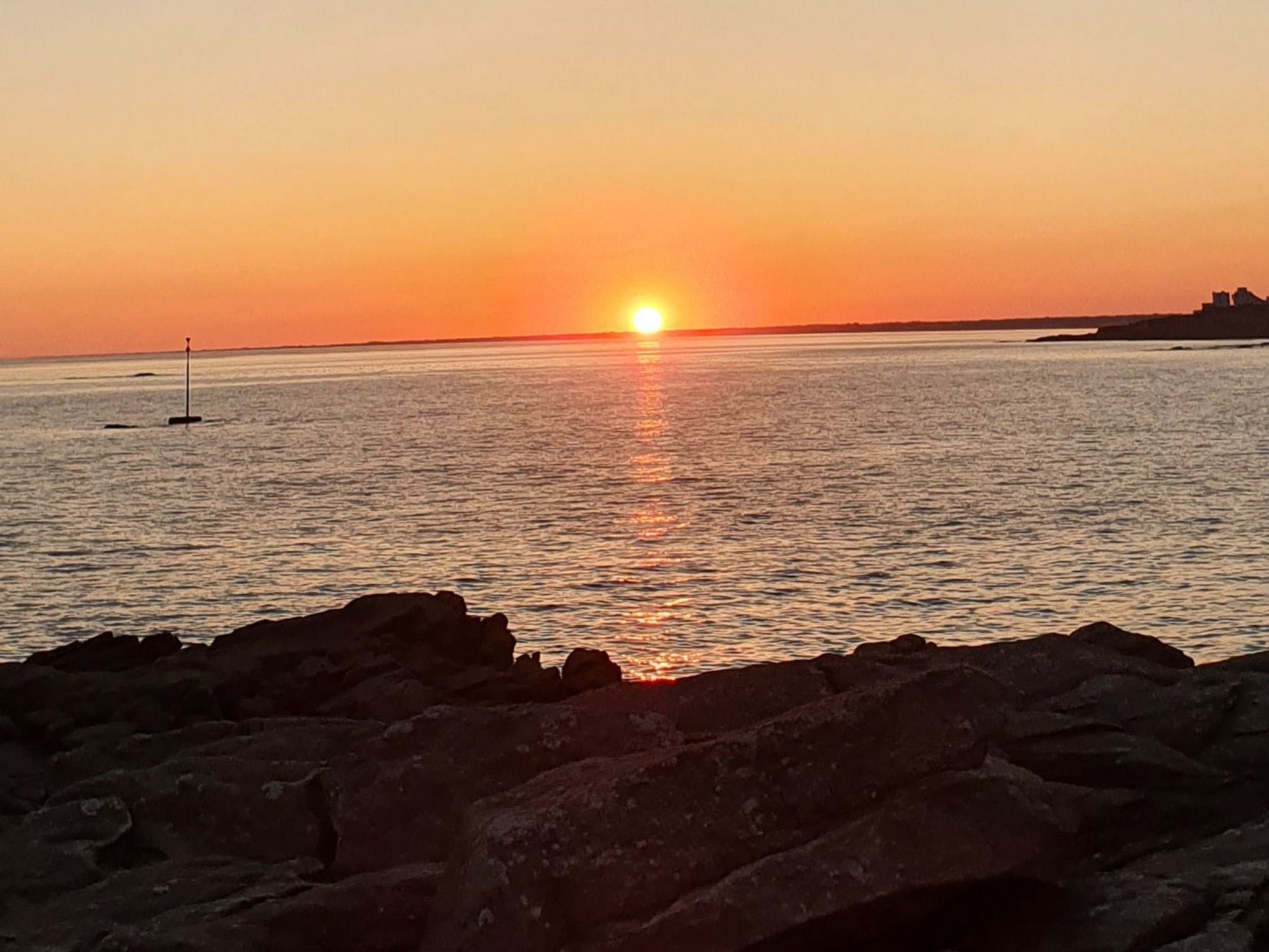 Villa mit Blick auf das Wasser-Dehors