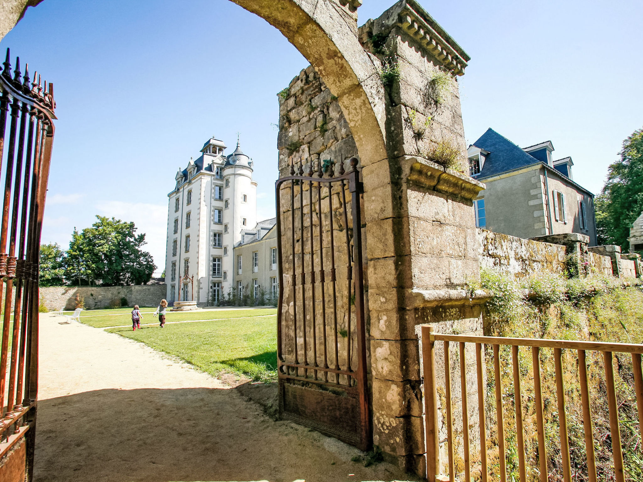 Chateau de Keraveon-Buiten