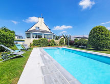 Ruime vakantiewoning met verwarmd privézwembad in Saint Philibert - thumbnail 1