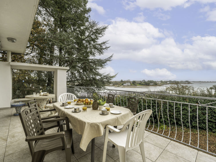 Search and Stay, undefined in undefined. Gallery position 2