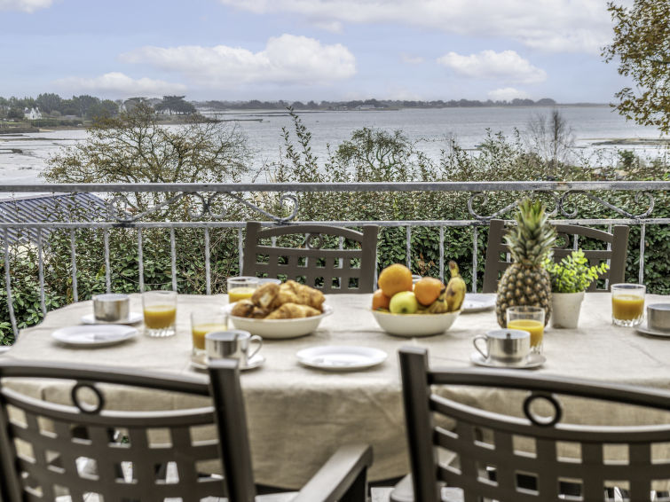 Search and Stay, undefined in undefined. Gallery position 3