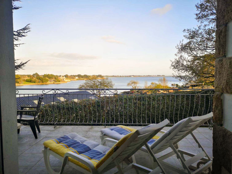 Search and Stay, undefined in undefined. Gallery position 1