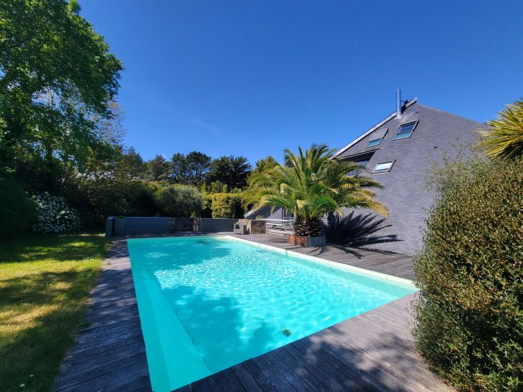 Villa Pyramide II Villa in Saint Philibert