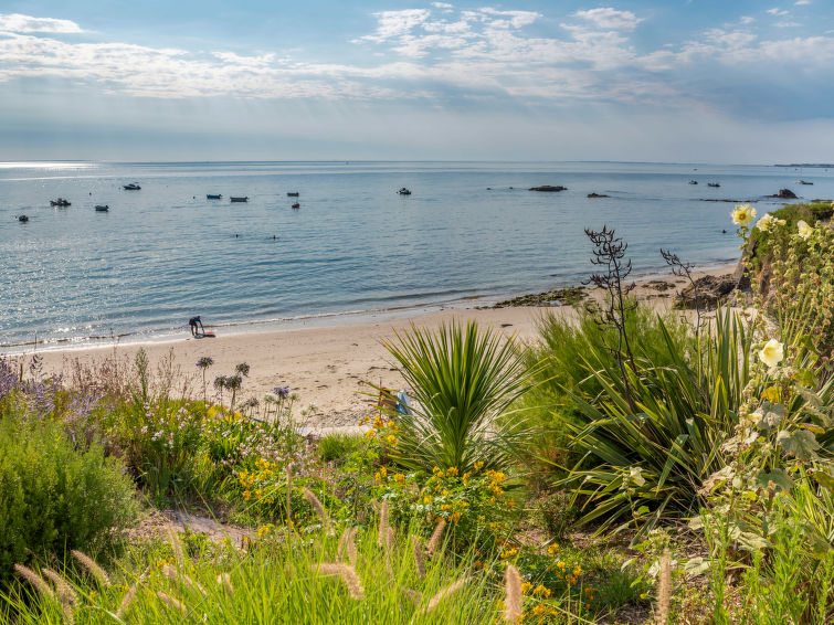 Search and Stay destination Saint-Pierre-Quiberon, Bretagne - France from AU$ 531. Villa Kerhostin