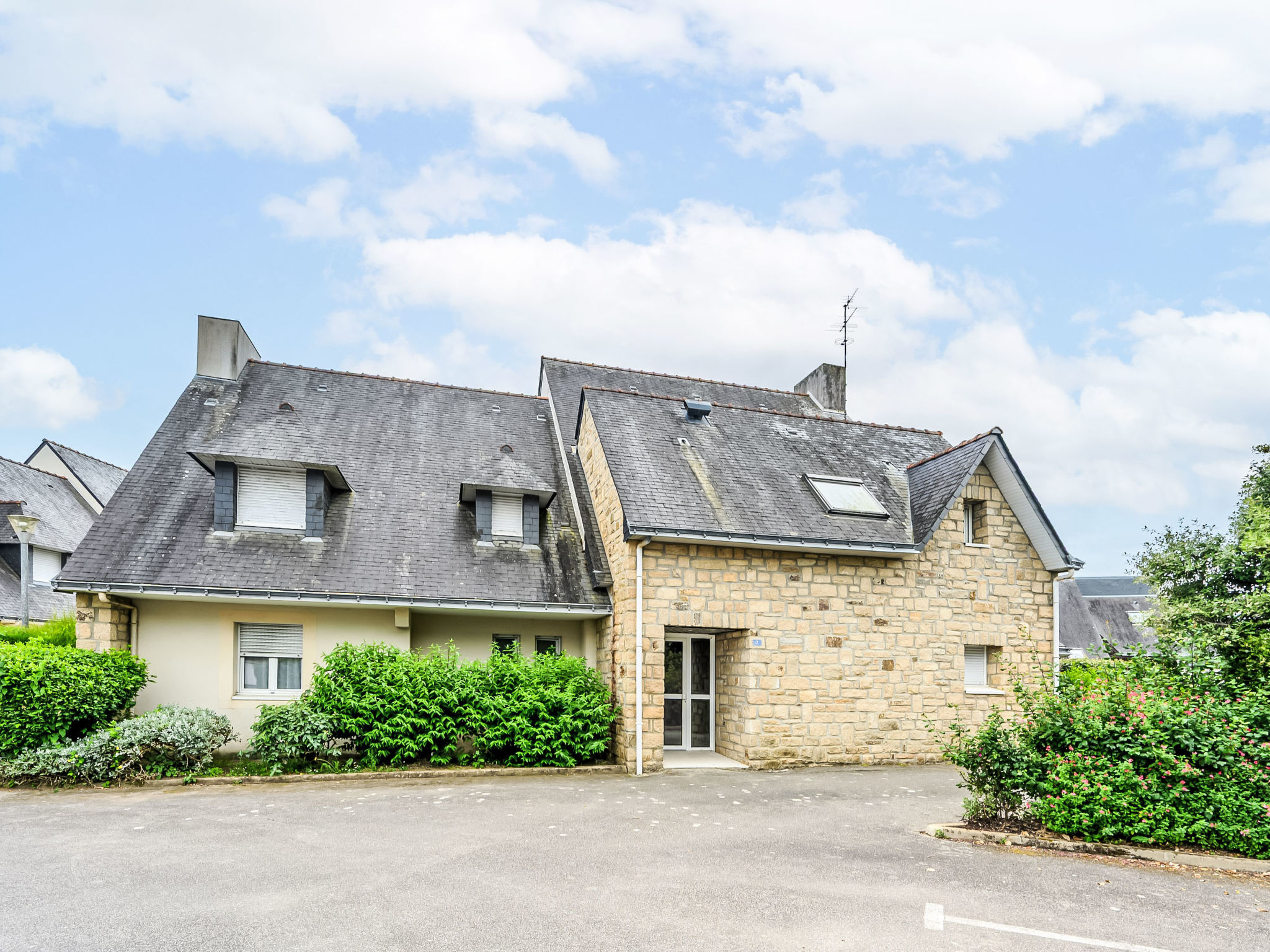 Village de Légenèse-Buiten