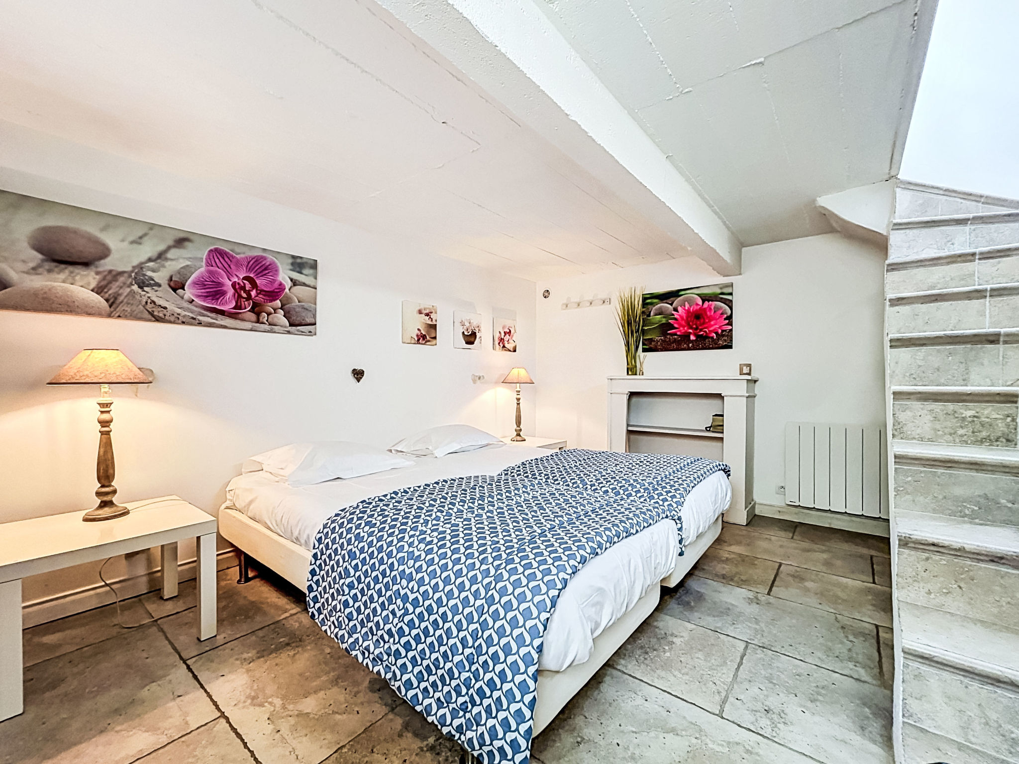 Photo of L'Abeille d'Or