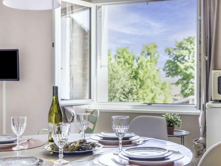 Search and Stay destination Carnac, Bretagne - France from AU$ 133. Les Marais