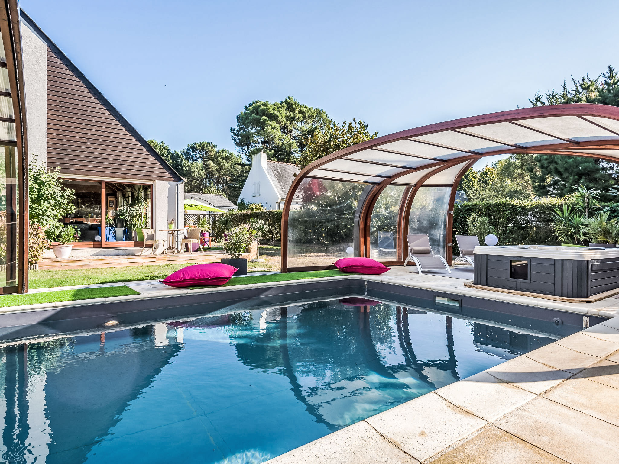 Photo of Blue Moustoir