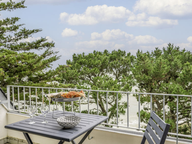Search and Stay destination Carnac, Bretagne - France from AU$ 242. Baie de Beaumer