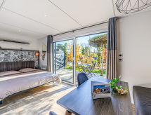 Hôtel'o 3 - L'ibis rouge