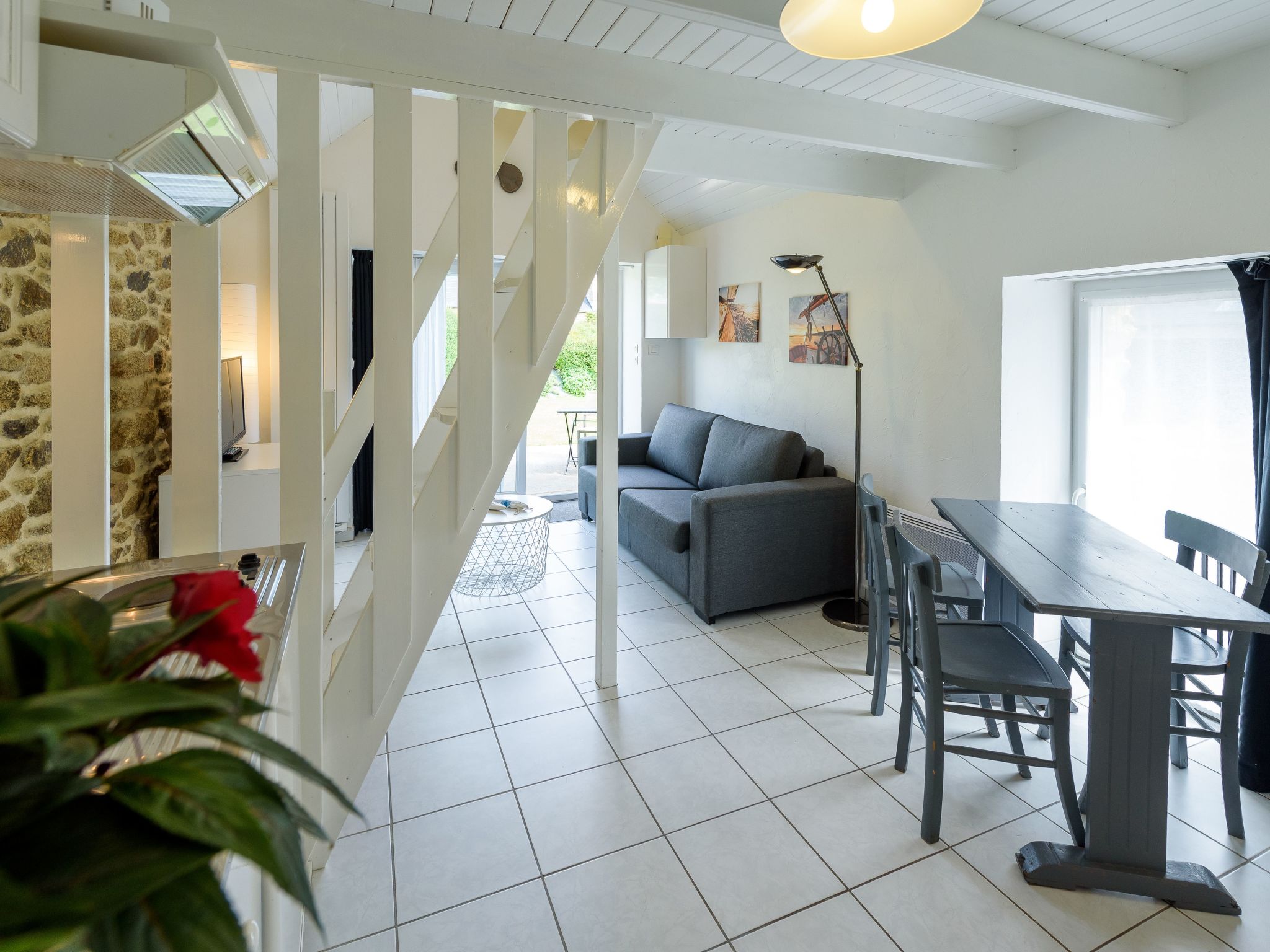 Großes Haus mit überdachtem und beheiztem Swimmingpool-Binnen