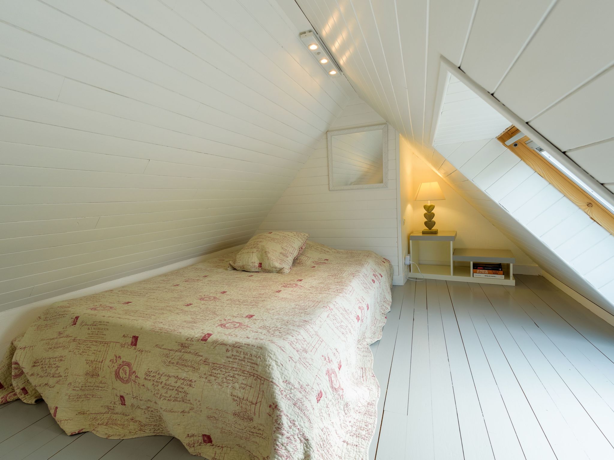 Großes Haus mit überdachtem und beheiztem Swimmingpool-Binnen