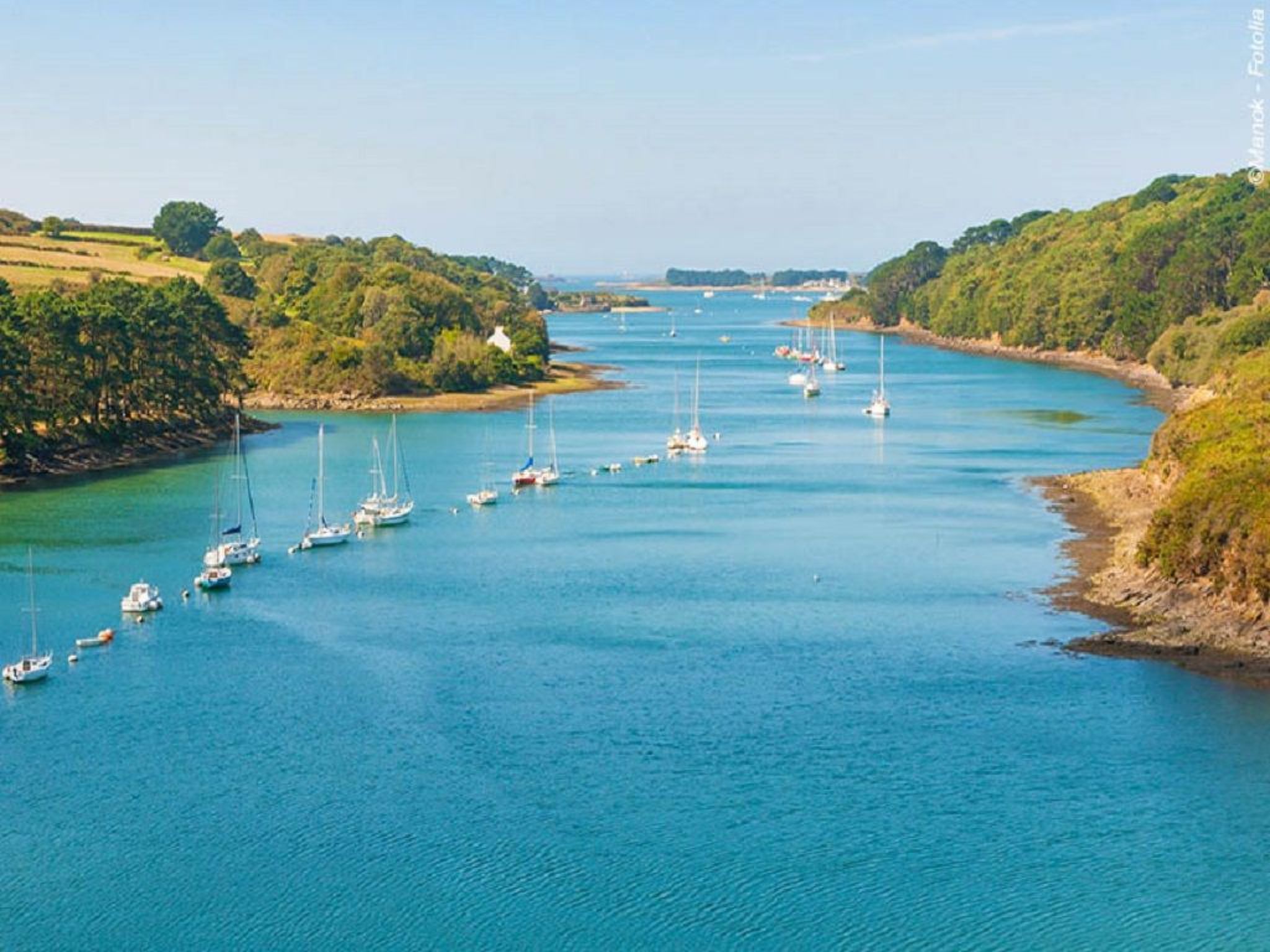 Großes Haus mit überdachtem und beheiztem Swimmingpool-Binnen