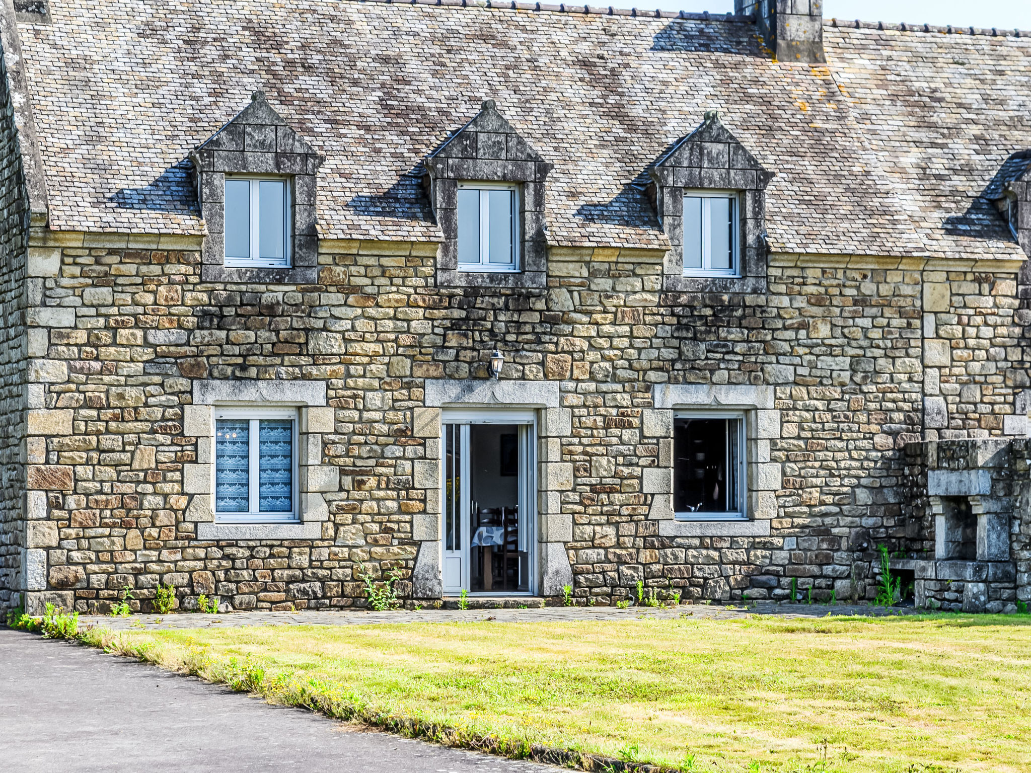 Maison de Kerbarh-Outside