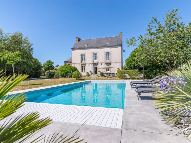 Search and Stay destination Caden, Bretagne - France from AU$ 457. La maison des Frères (Villa)